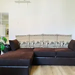 公寓 Spacious & Calm In