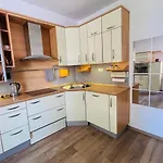 公寓 Spacious & Calm In 卢布尔雅那