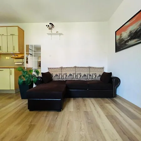 Spacious & Calm In 卢布尔雅那