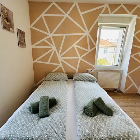 公寓 Spacious & Calm In 卢布尔雅那